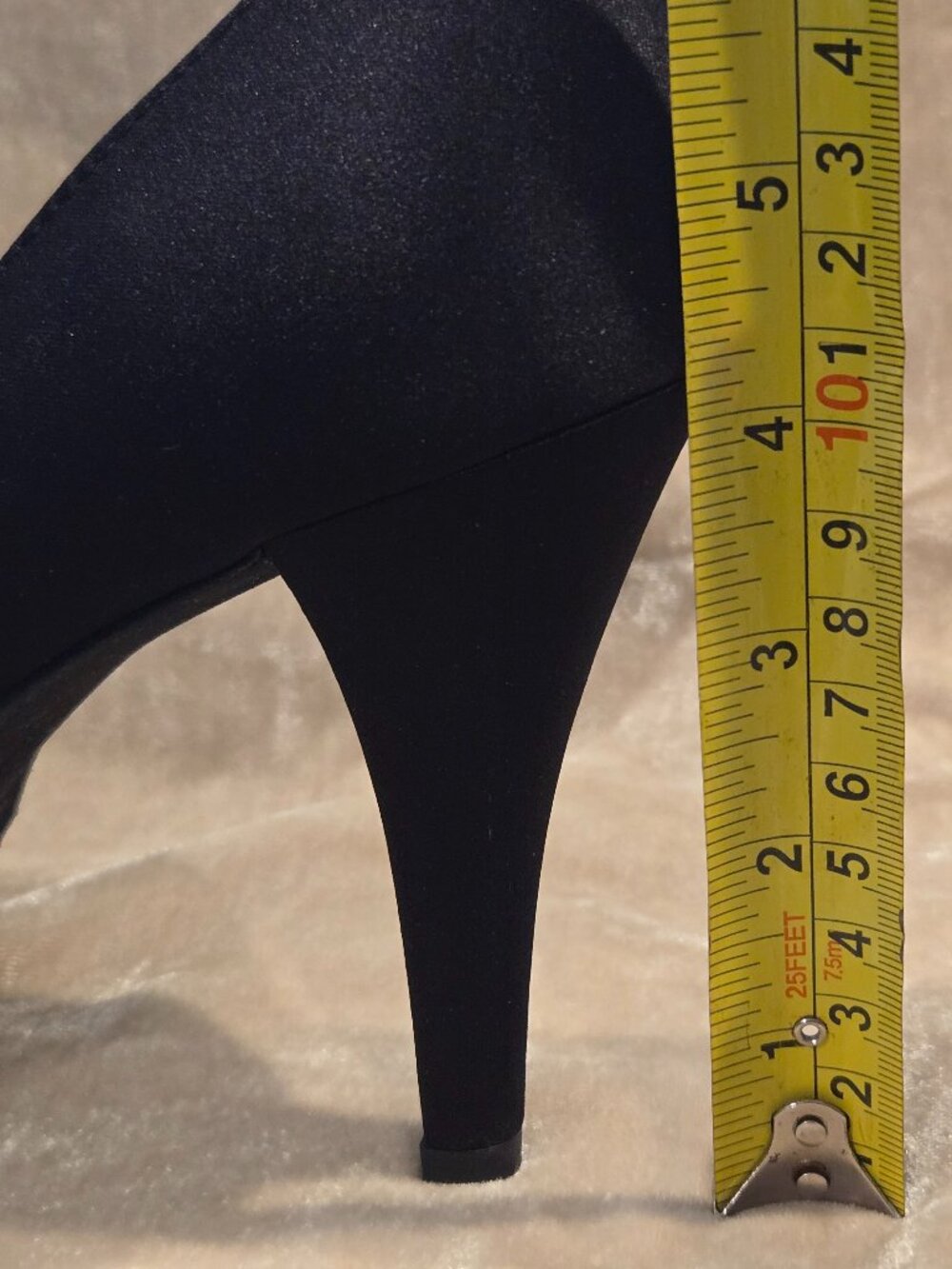 Michaelangelo Maribelle Black Bow Satin Peep Toe 4 in Heels Size 9M - Picture 4 of 16